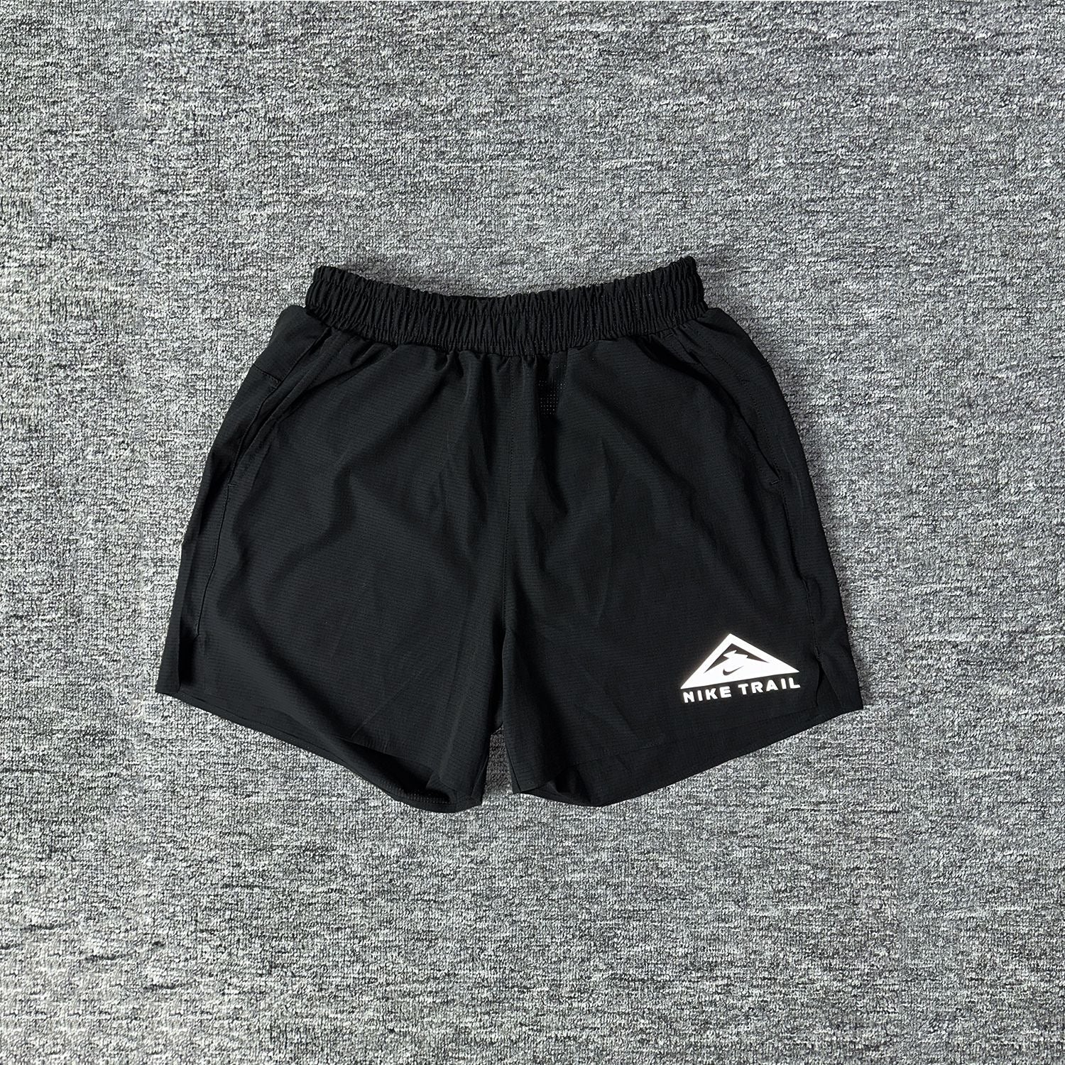 Short Nike Trail