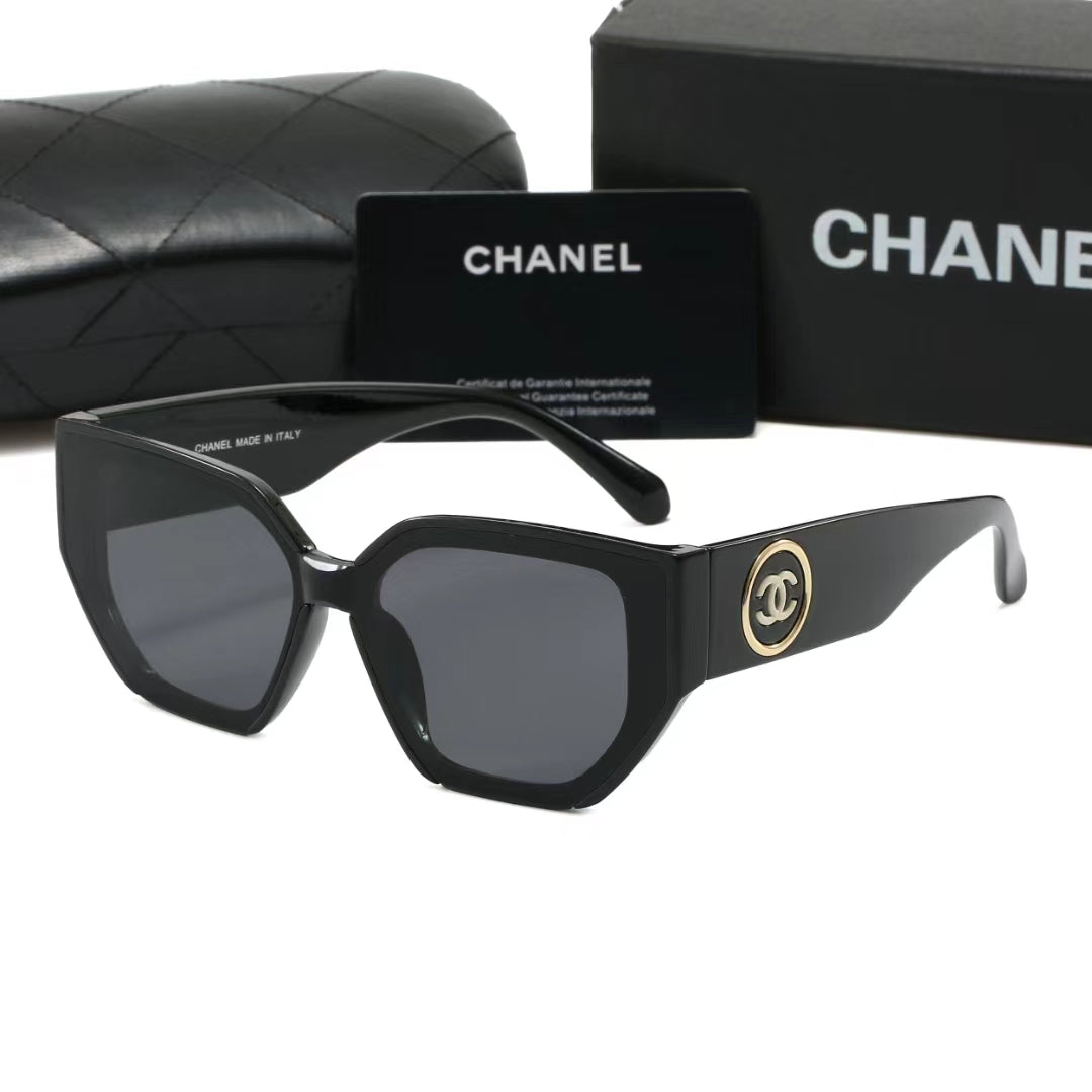 Lunette de soleil Chanel